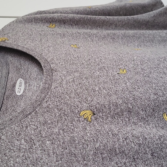 Men's Old Navy T shirt - Picture 3 of 6